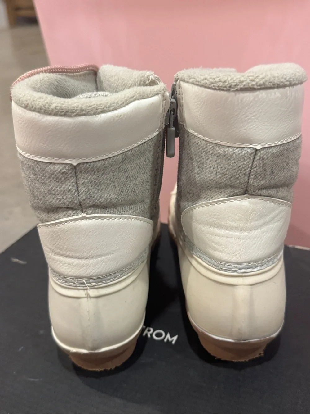 Nordstrom Cream & Light Gray Winter Duck Boots